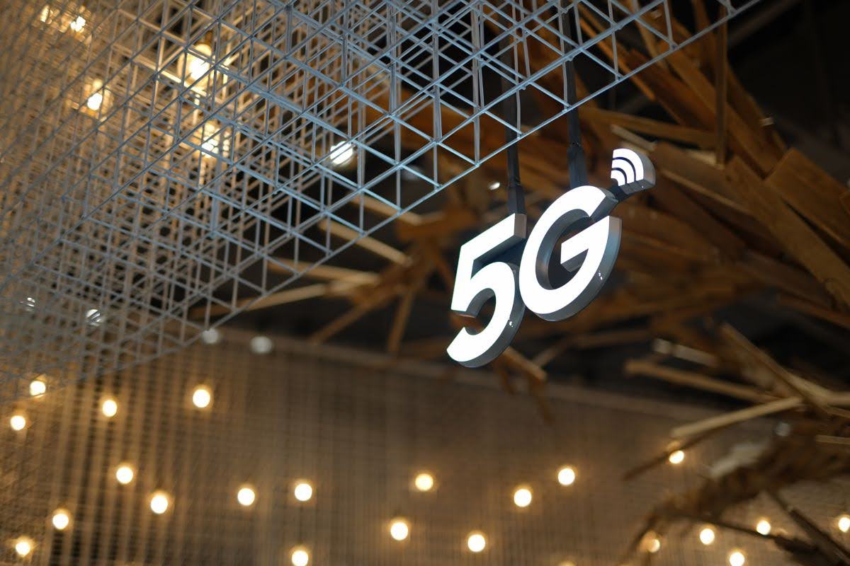 How 5G Technologies Are Revolutionising Courier Delivery Services