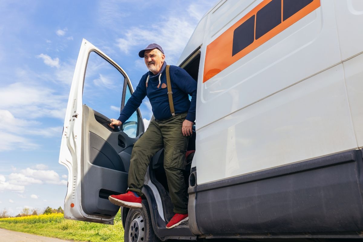 How Interstate Freight Shipping Helps Cut Delivery Times
